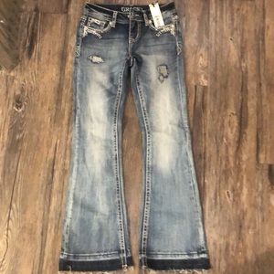 Girls Grace in LA jeans